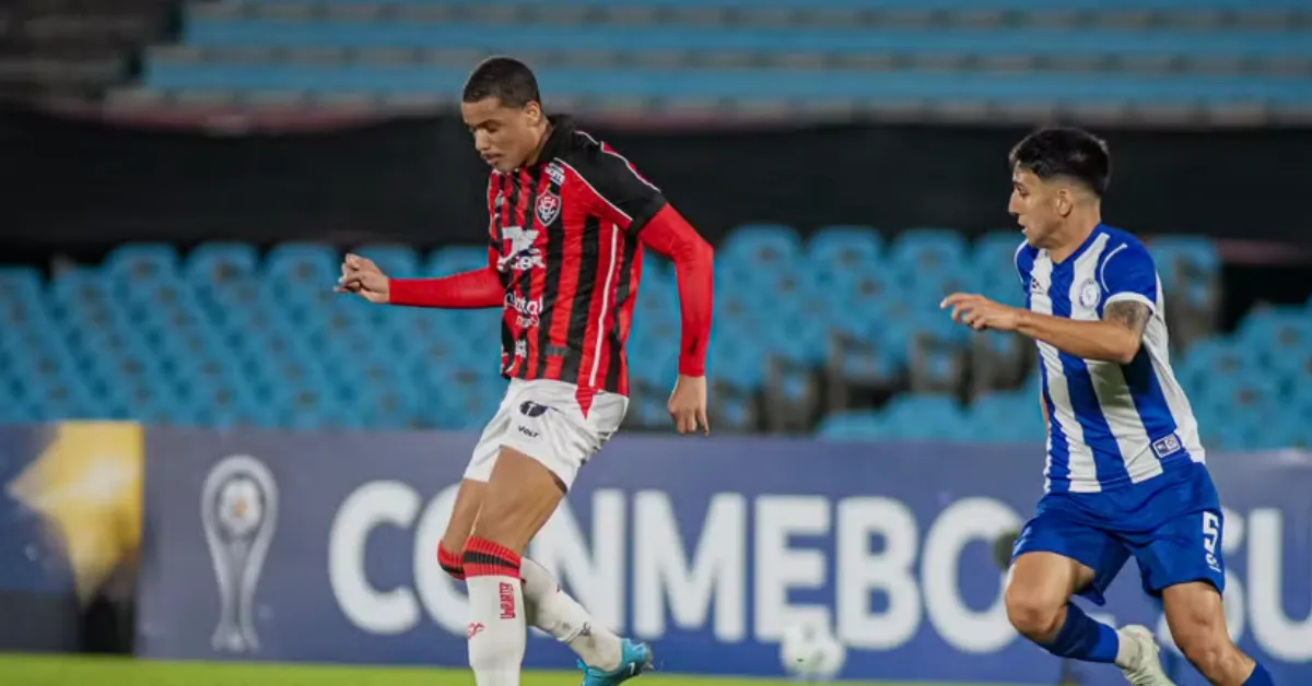 Vitória vence Cerro Largo na Sul-Americana: Análise Tática