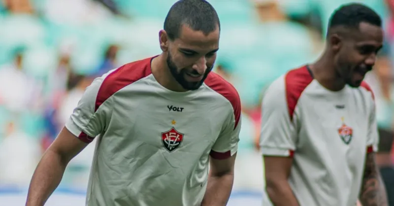 Expulsão de Pepê Impacta Vitória no Clássico Ba-Vi: Análise