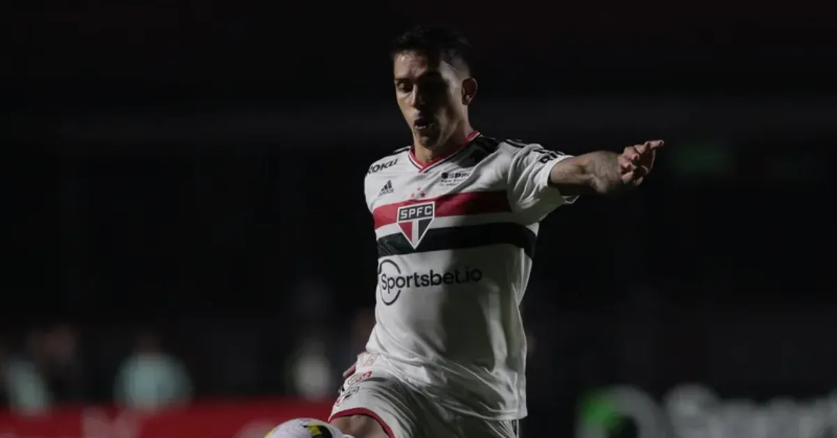 São Paulo: Reestruturação do Elenco, Saída de Igor Vinícius e Busca por Reforços Cruciais
