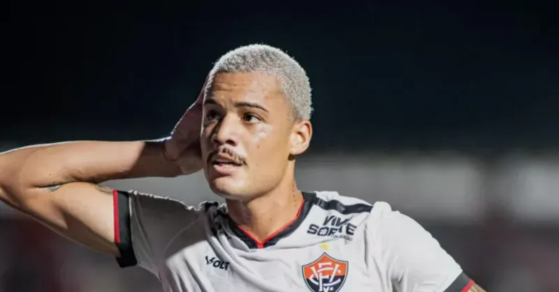 Janderson no Vitória: Negociação, Desempenho e Futuro no Mercado da Bola