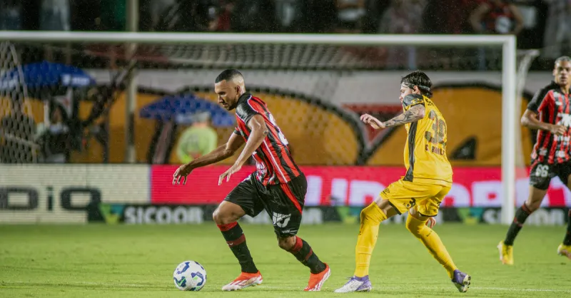 Vitória e a Fragilidade Defensiva: Impacto na Luta Contra o Z-4
