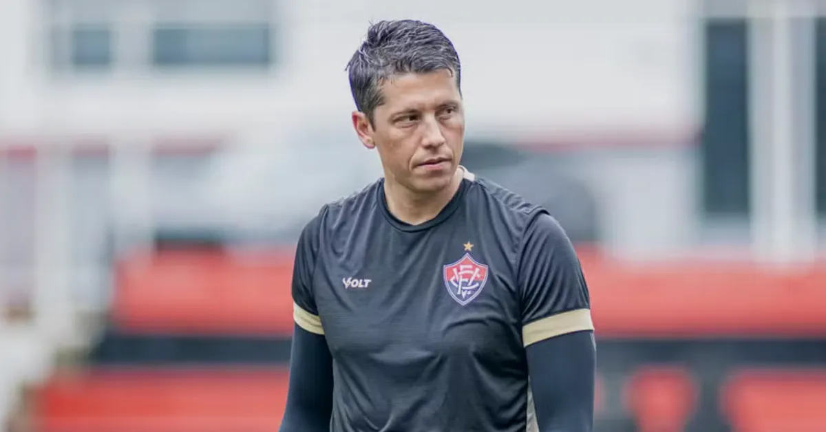 Carpini Retorna ao Barradão: Duelo Vital Contra Rebaixamento no Brasileirão