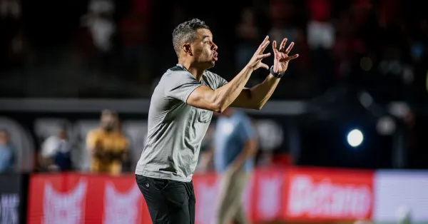 Vitória: O Dilema dos Estrangeiros com Jair Ventura – Entenda as Escolhas do Técnico