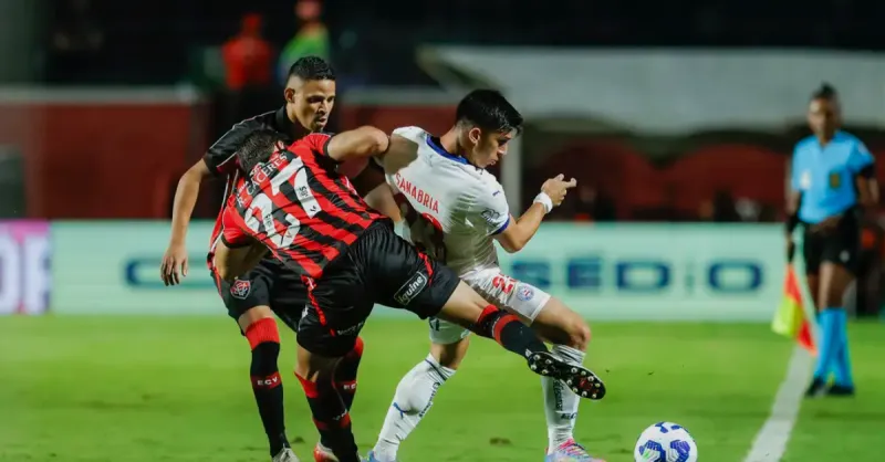 Vitória em Risco: Entenda a Luta Contra o Rebaixamento no Brasileirão 2025