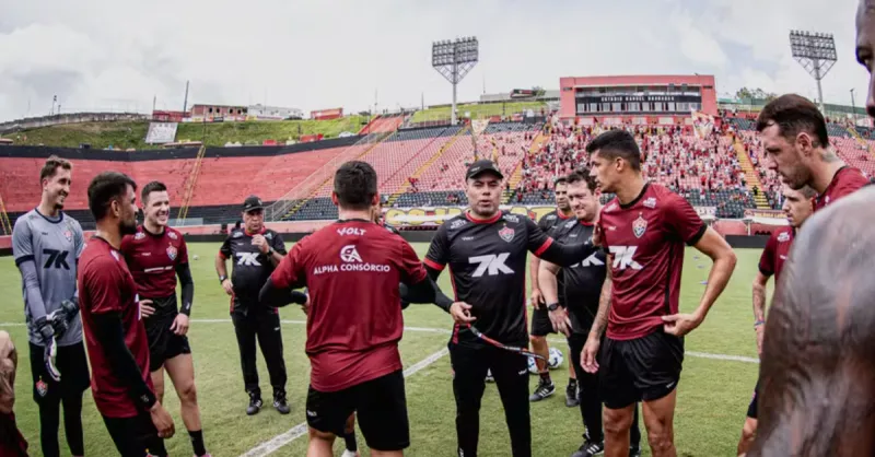 Mercado do Vitória 2026: Primeiras Movimentações e o Futuro do Leão