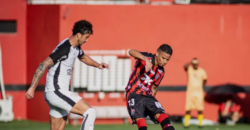 Vitória na Corda Bamba: Proposta de Série A por Erick e o Dilema da Renovação