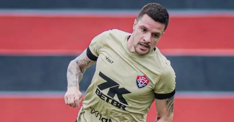 Renato Kayzer busca feito histórico de Dinei no Vitória em 2026