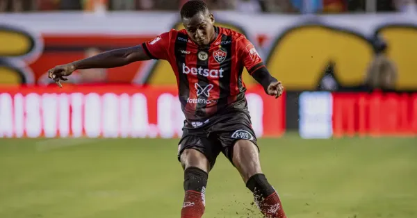 Dudu Ganha Oportunidade Como Titular Contra Flamengo No Vitória